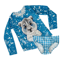 Load image into Gallery viewer, Size 6 long sleeve slim fit rashie