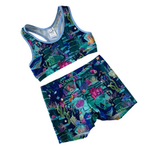 Load image into Gallery viewer, Size 8 racer back crop top