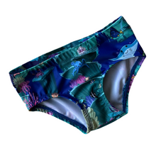 Load image into Gallery viewer, Size 3 swimming briefs
