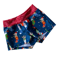 Load image into Gallery viewer, Size 6 Christmas themed shorts