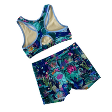 Load image into Gallery viewer, Size 8 racer back crop top