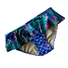 Load image into Gallery viewer, Size 9 swimming briefs
